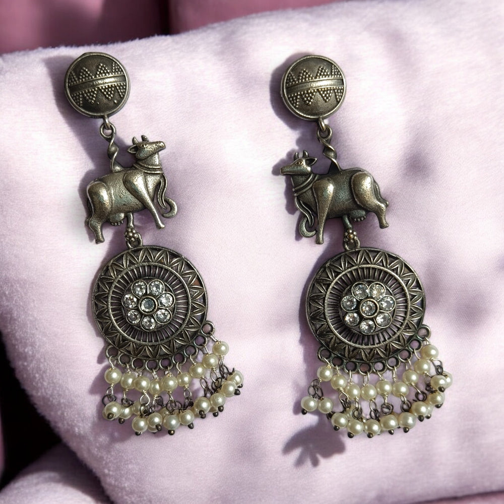 CLASSIC ELEGANT ASHAKA NANDI SILVER-PLATED PEARL EARRINGS