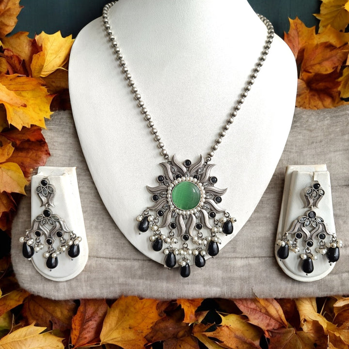 TIMELESS AATRAYI GREEN SILVER-PLATED NECKLACE SET [product_variant]- TelaNaari