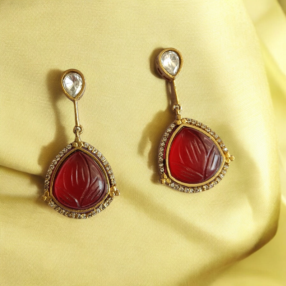 RAJNI DUAL TONE RED CARVING STONE SILVER-PLATED NECKLACE SET WITH KUNDAN [product_variant]- TelaNaari