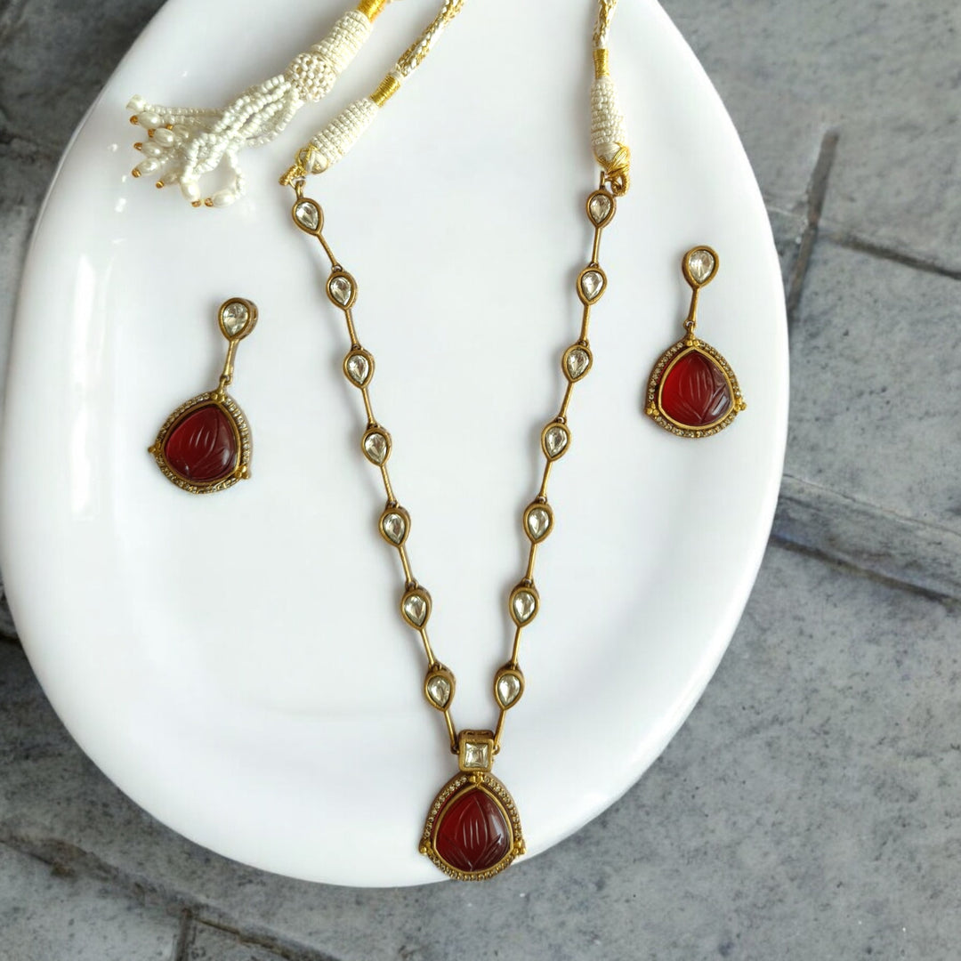 RAJNI DUAL TONE RED CARVING STONE SILVER-PLATED NECKLACE SET WITH KUNDAN [product_variant]- TelaNaari