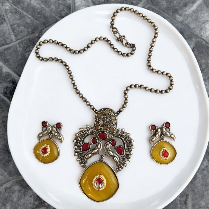 CLASSIC TIMELESS ERA YELLOW SILVER PLATED NECKLACE SET