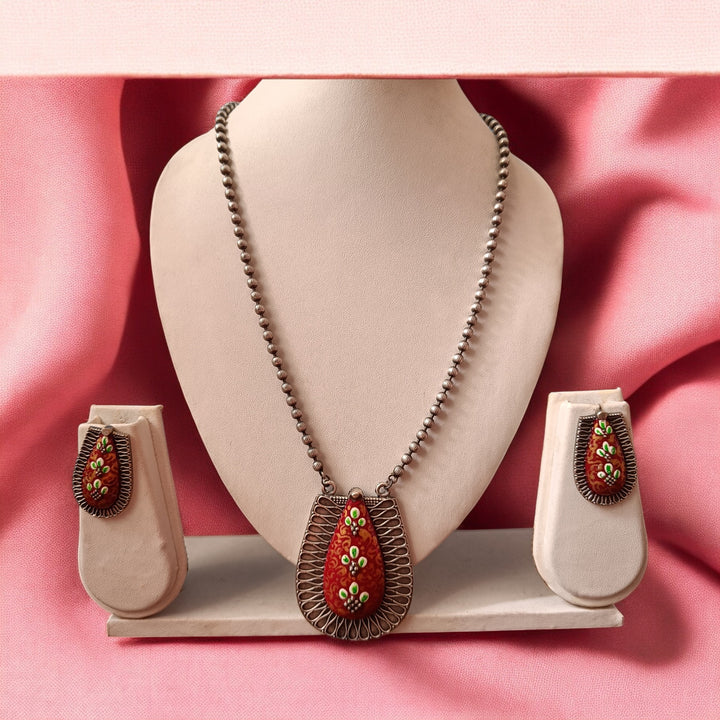 TELANAARI VIDHI HAND PAINTED RED SILVER-PLATED NECKLACE SET