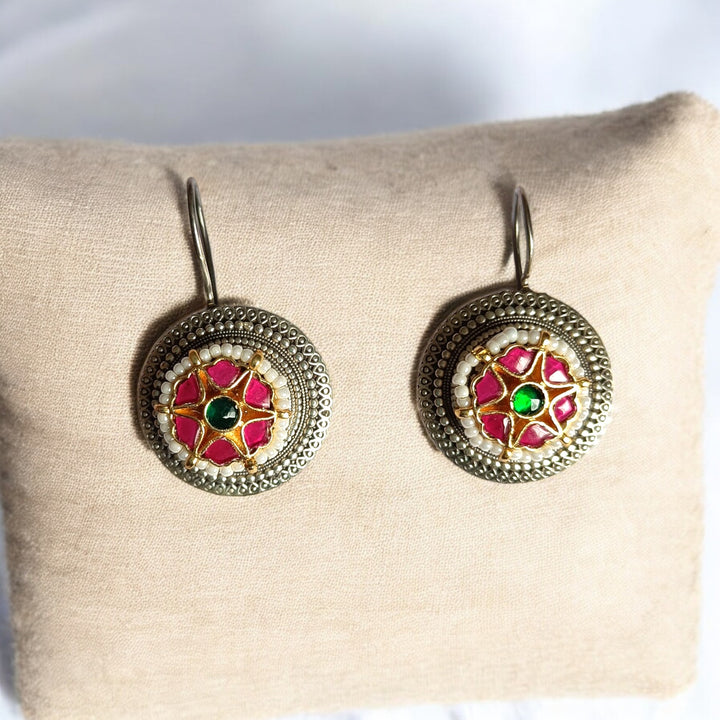 TELANAARI ELEGANT MADHURA DUAL TONE FUSHION PACHI KUNDAN SILVER PLATED EARRINGS [product_variant]