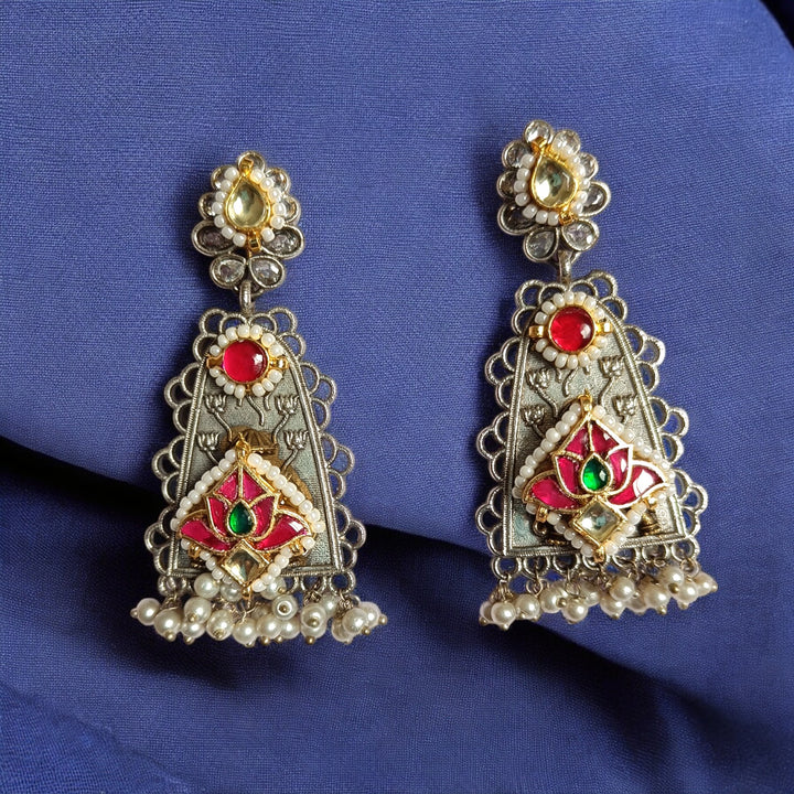 TELANAARI ELEGANT RENU DUAL TONE FUSHION PACHI KUNDAN SILVER PLATED EARRINGS [product_variant]