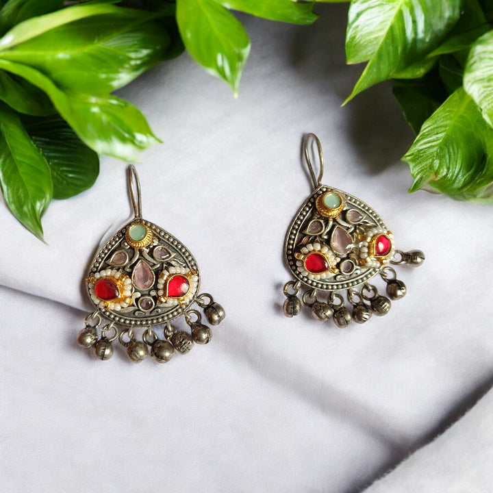 TELANAARI ELEGANT MAMTHA DUAL TONE FUSHION PACHI KUNDAN SILVER PLATED EARRINGS [product_variant]