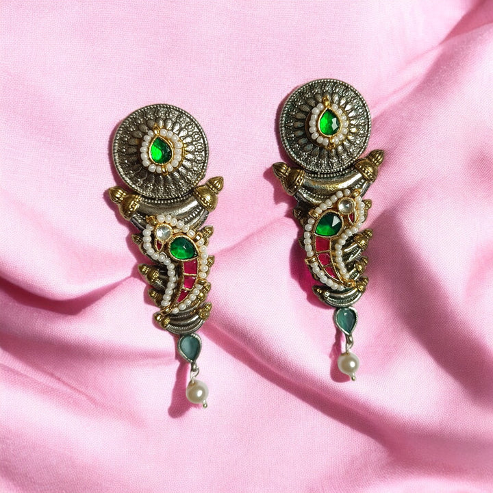 TELANAARI ELEGANT VAANI DUAL TONE FUSHION PACHI KUNDAN SILVER PLATED EARRINGS [product_variant]