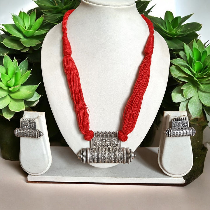 CLASSIC LAJJA SILVER OXIDISED THREAD NECKLACE SET RED [product_variant]- TelaNaari