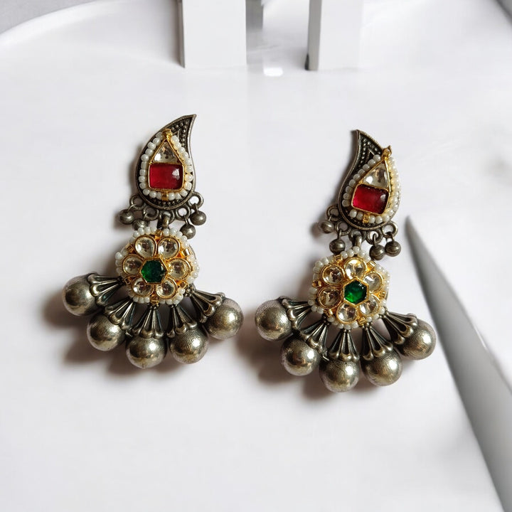 ELEGANT SANDHYA DUAL TONE PACHI KUNDAN FUSHION SILVER PLATED EARRINGS [product_variant]- TelaNaari