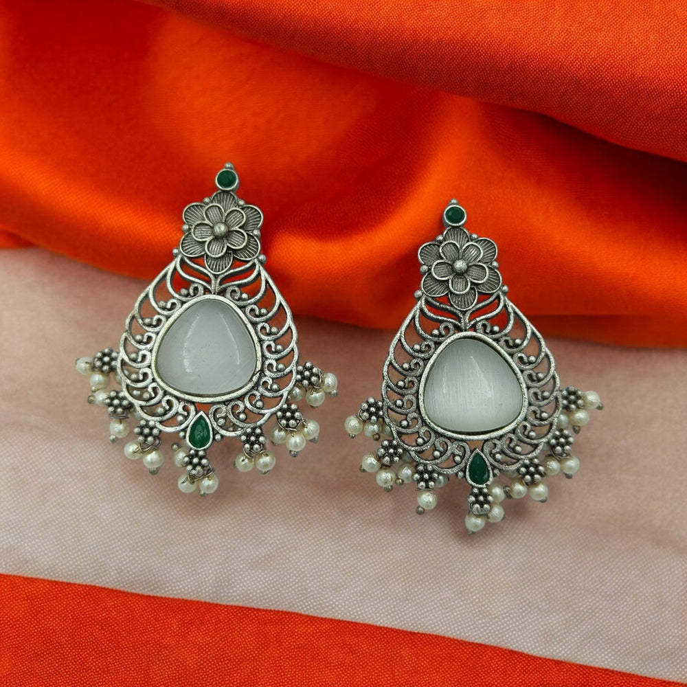 AADANYA SILVER OXIDISED PEARL EARRINGS