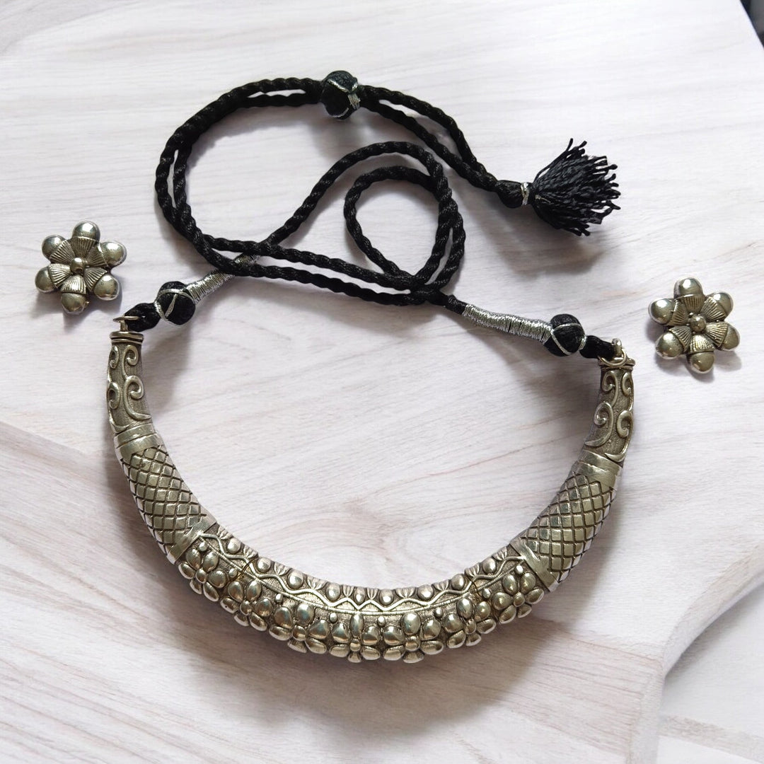 AAKRUTI CLASSIC ANTIQUE SILVER OXIDISED HASLI NECKLACE SET [product_variant]- TelaNaari