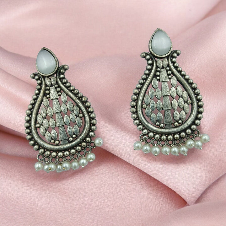 CLASSIC ELEGANT UMESHWARI SILVER OXIDISED PEARL EARRINGS [product_variant]- TelaNaari