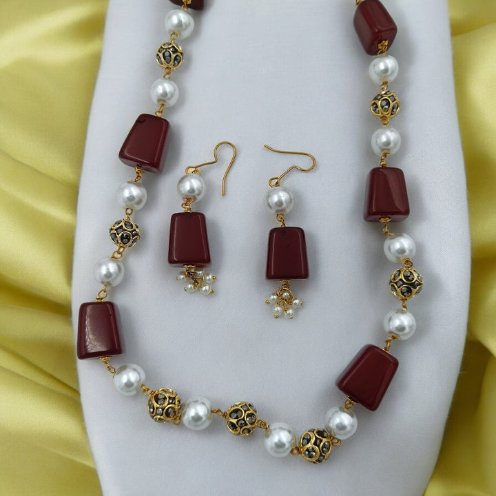 ELEGANT GIRISHA MAROON AND WHITE PEARL MALA [product_variant]- TelaNaari