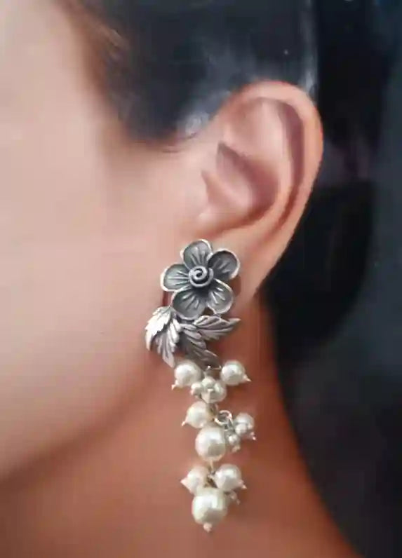 SILVER LOOK ALIKE EARRINGS KAJOL