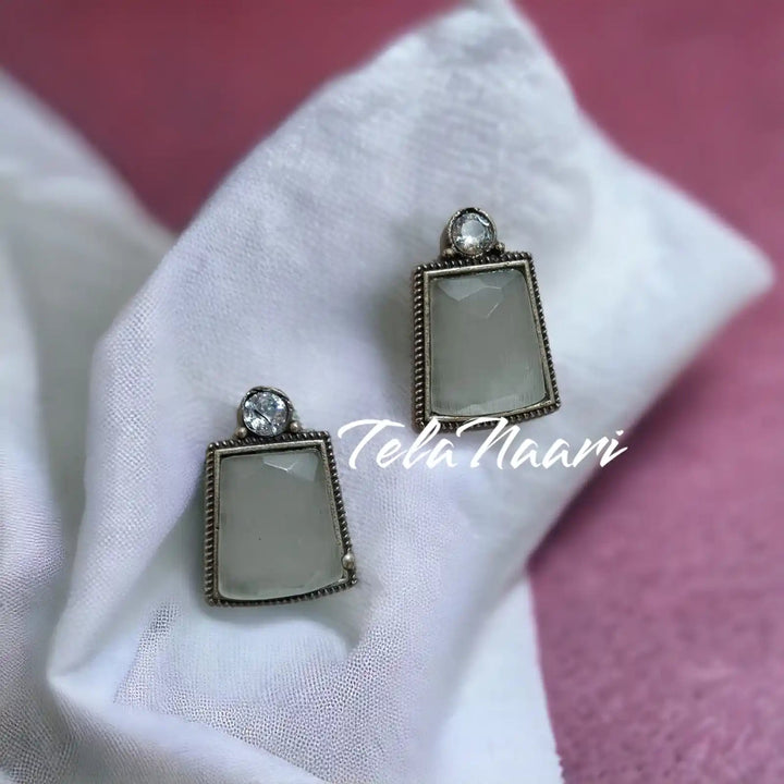 SILVER LOOK ALIKE EARRINGS NIDAR