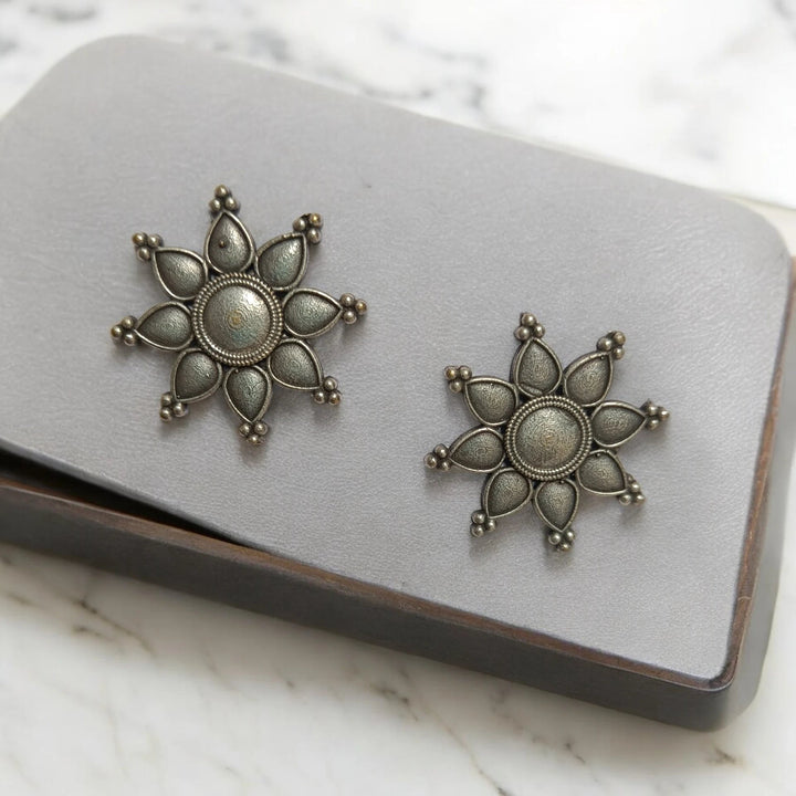 SILVER OXIDISED STUD EARRINGS QIRAT