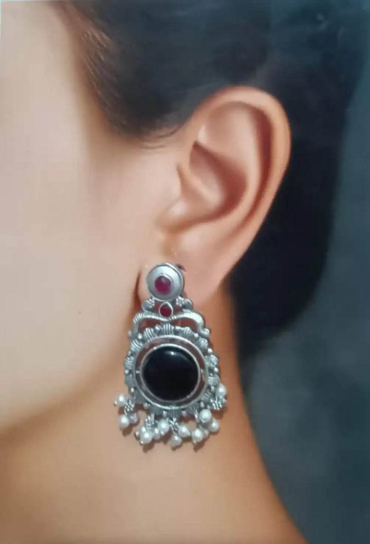 TELA NAARI ELEGANT OXIDISED SILVER EARRINGS