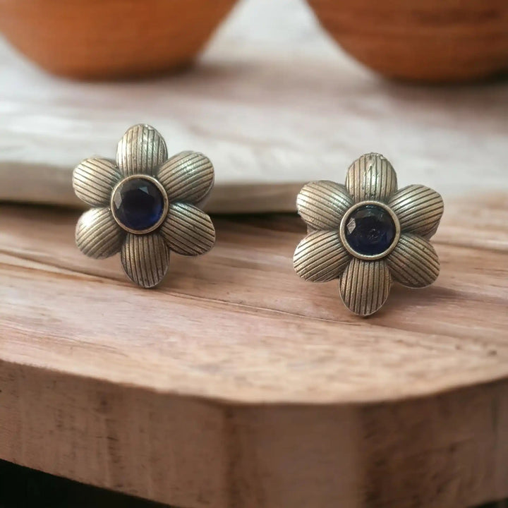 TELA NAARI MODERN OXIDISED SILVER STUD EARRINGS