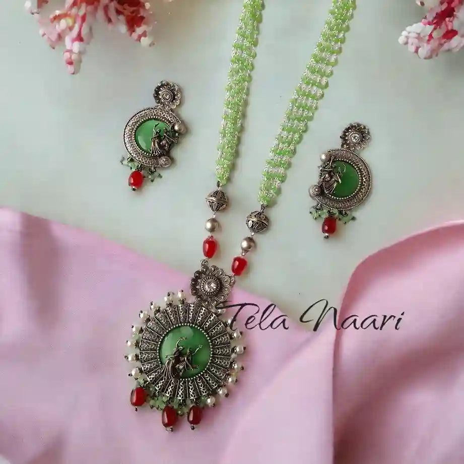 TELA NAARI SILVER OXIDISED RADHE KRISHNA GREEN NECKLACE