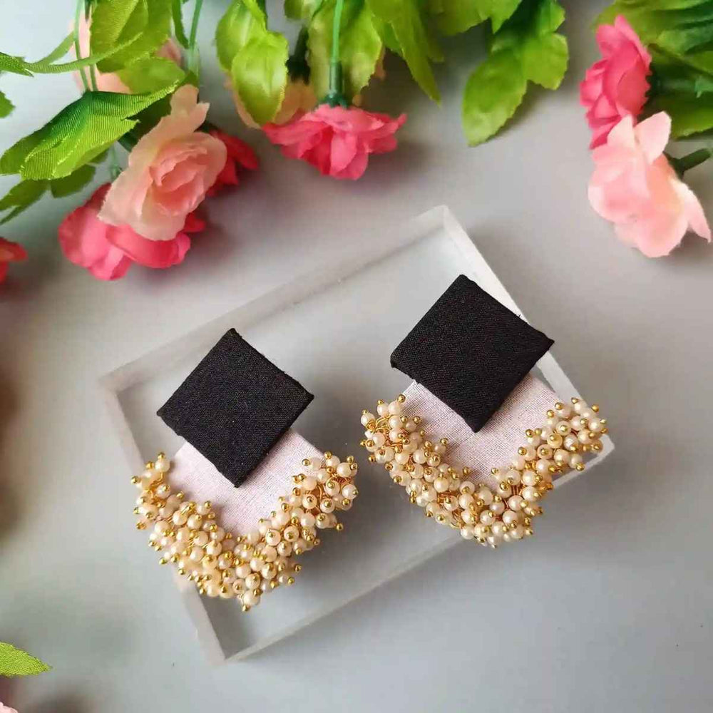 HANDMADE EARRINGS BLACK & WHITE ANAMIKA