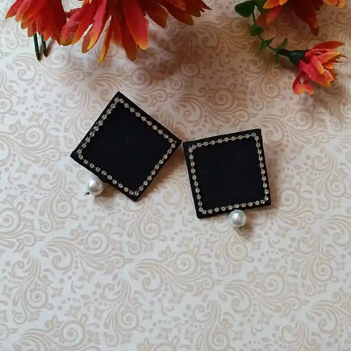 HANDMADE EARRINGS CHARVI BLACK