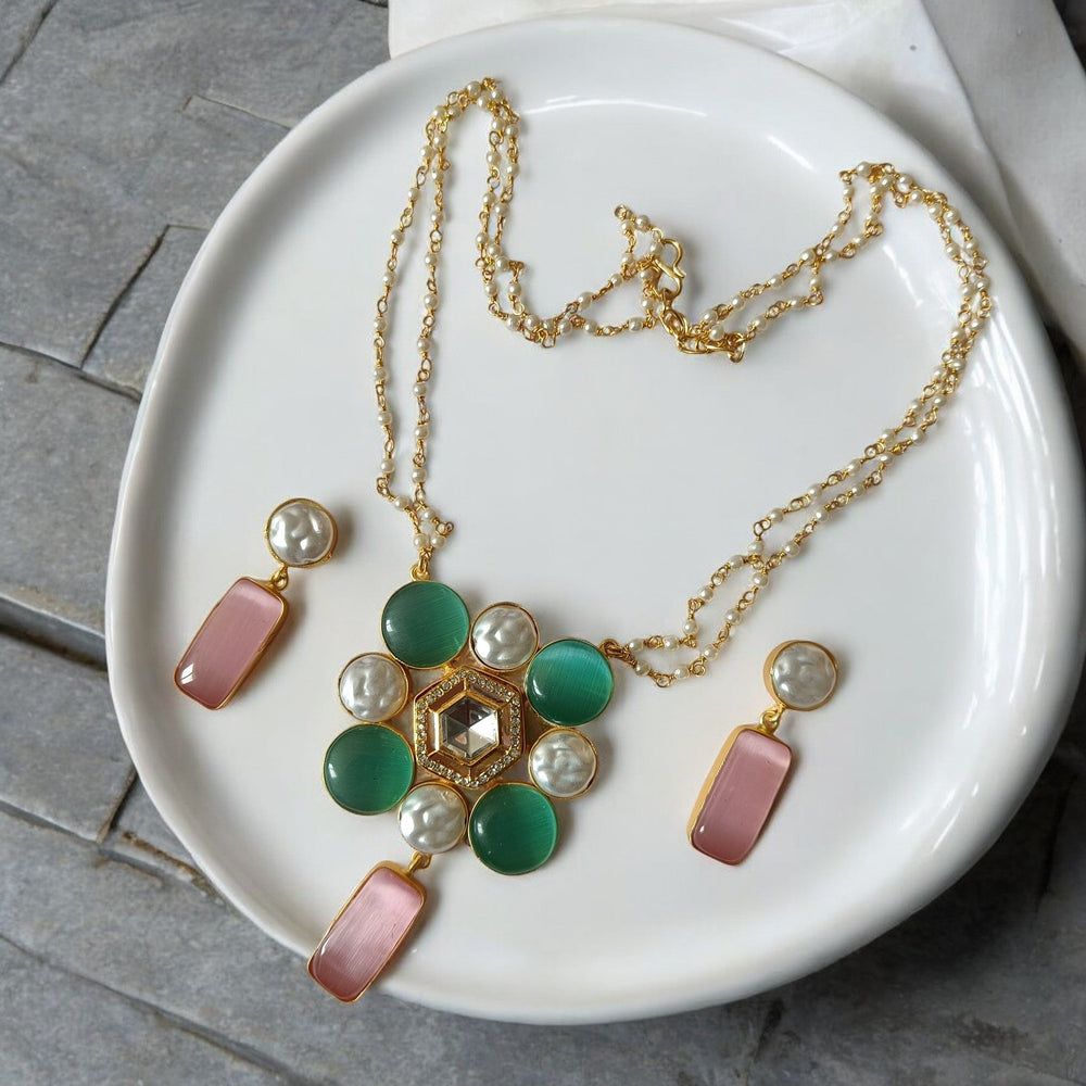 TIMELESS ELEGANCE AARADHYA  SEA GREEN AND PINK BAROQUE GOLD PLATED NECKLACE SET