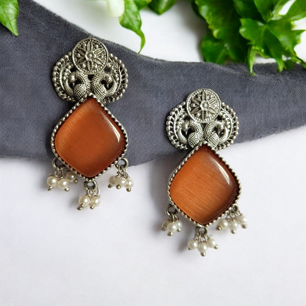 TIMELESS ELEGANCE AARTHI OXIDISED SILVER-PLATED PEARL EARRINGS