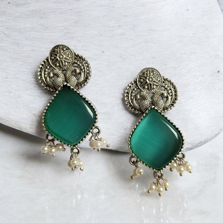 TIMELESS ELEGANCE AARTHI OXIDISED SILVER-PLATED PEARL EARRINGS