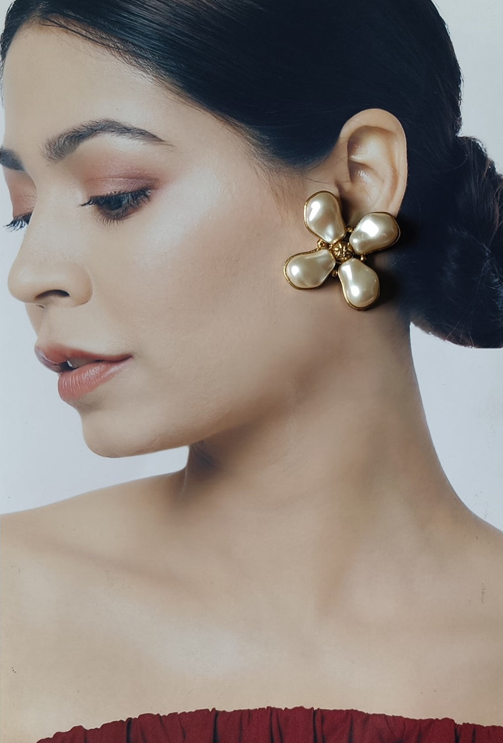 TIMELESS ELEGANCE AARUNA GOLD PLATED BAROQUE STUD EARRINGS