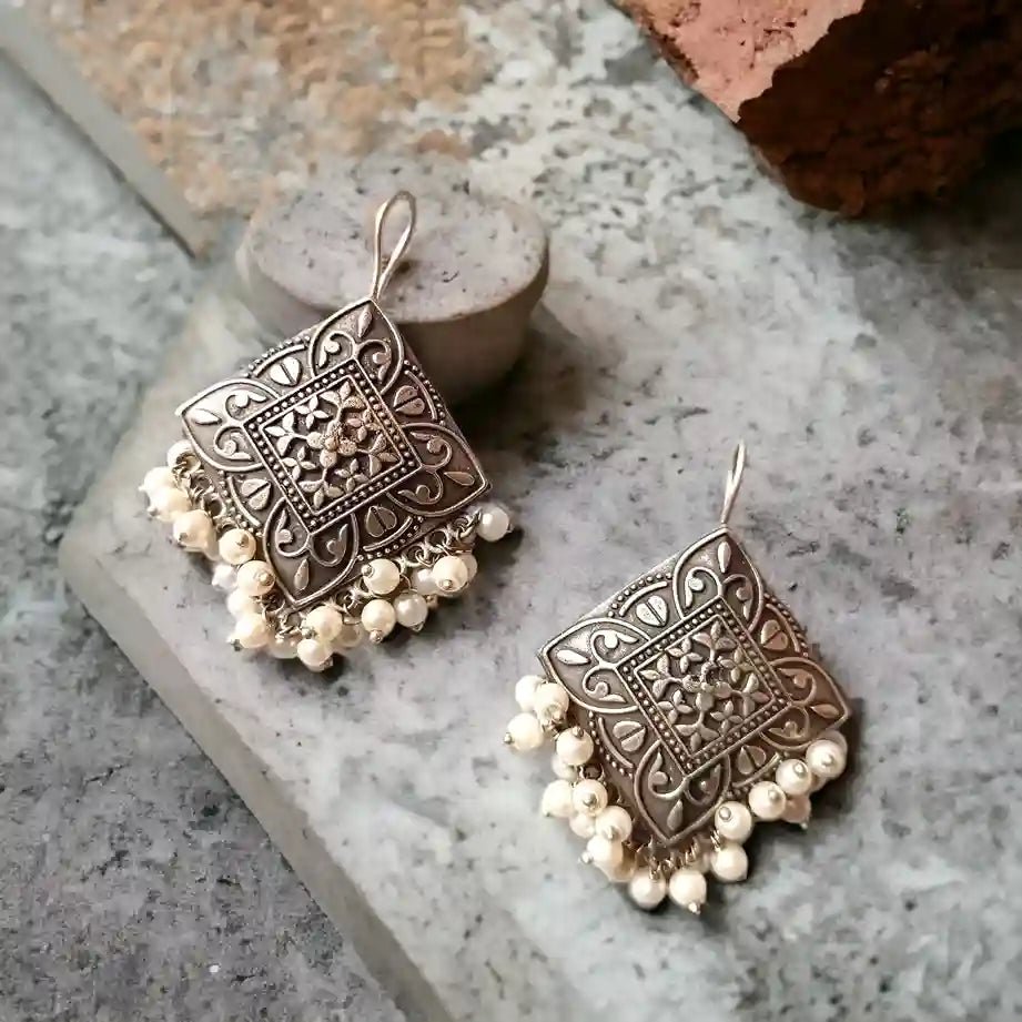 DIANTHUS SILVER REPLICA Hook EARRINGS